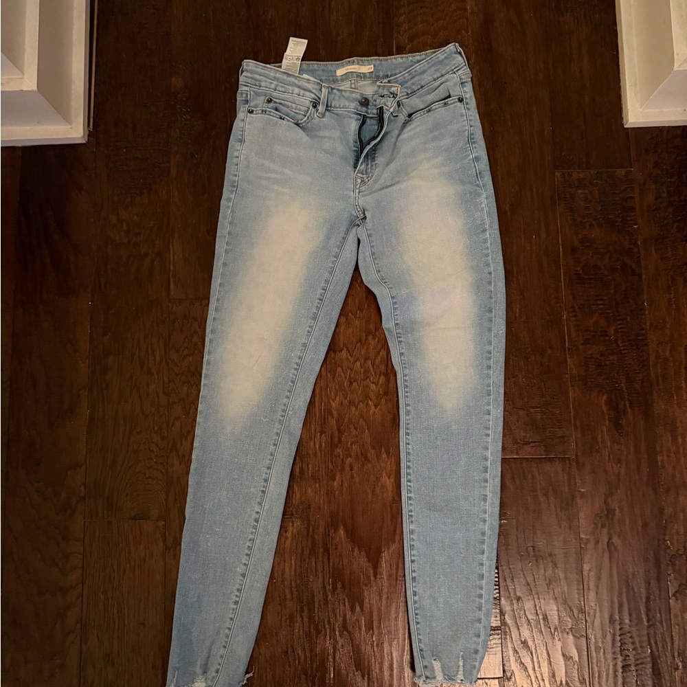 Levi’s 711 skinny jeans